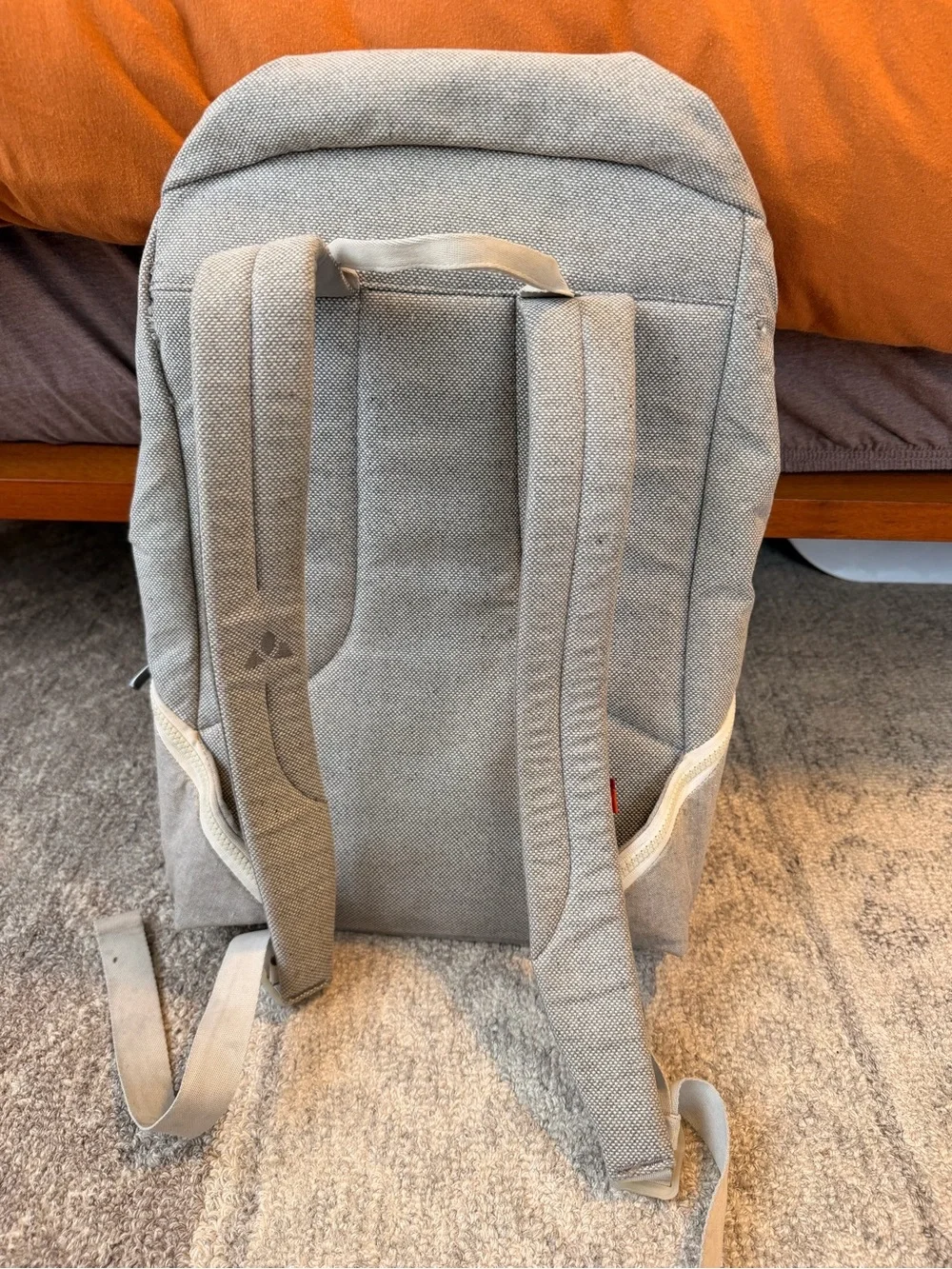 Vaude Light Gray Everyday Backpack - Men's Casual Daypack